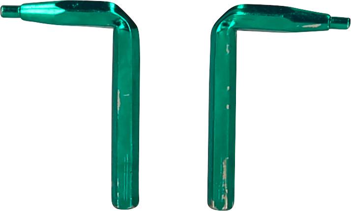 Zielono-błyszczące, L-kształtne przedmioty, prawdopodobnie narzędzia, leżą równolegle do siebie na białym tle.