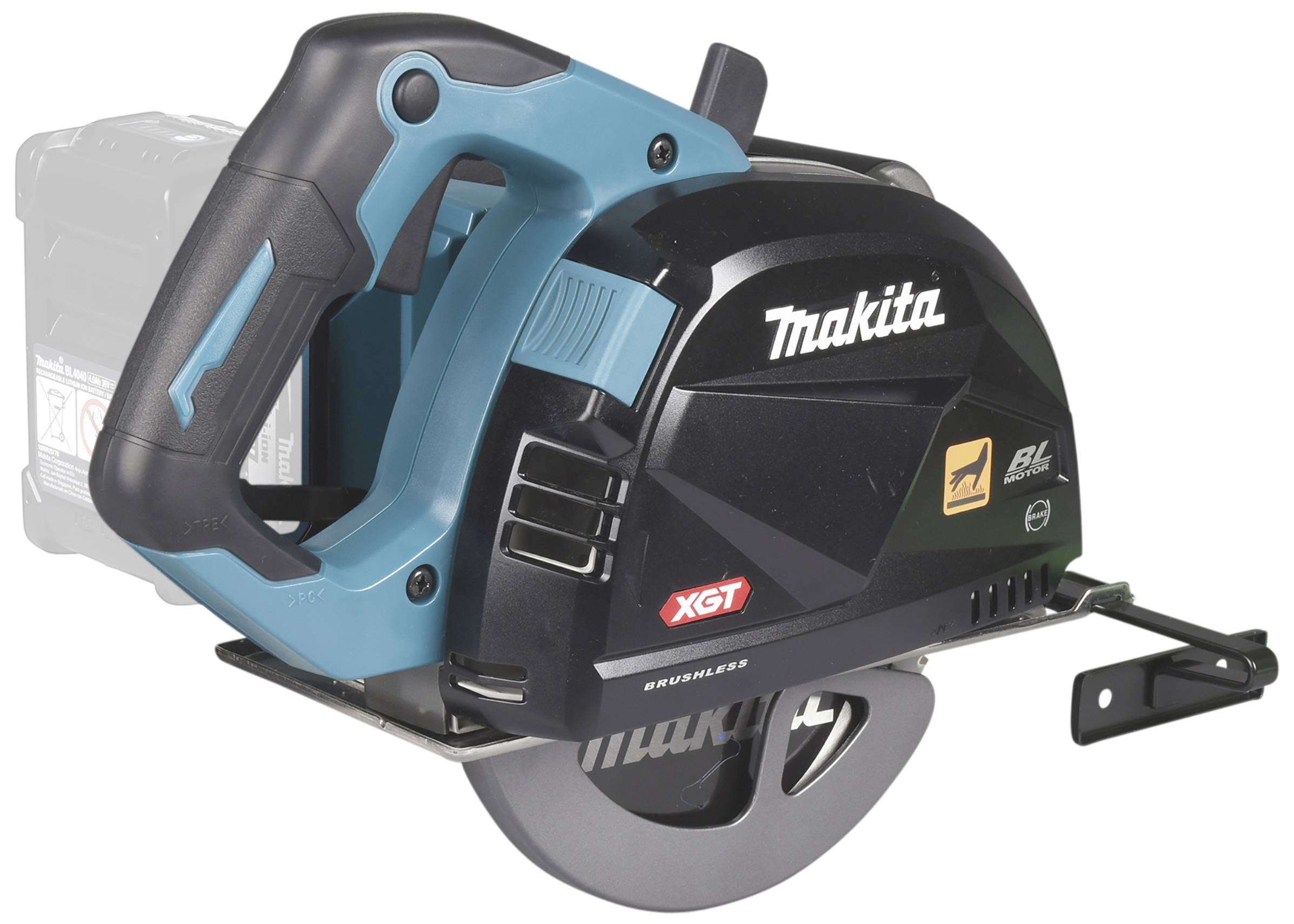 Bezprzewodowy, ręczny model piły tarczowej, w kolorze czarno-niebieskim, marki Makita, z ergonomicznym uchwytem i osłoną ochronną.