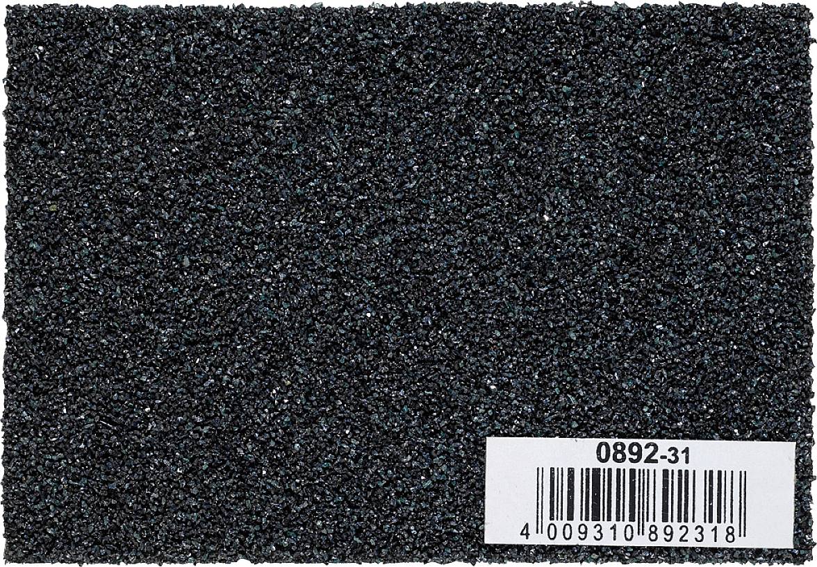 Szorstka, czarna powierzchnia papieru ściernego z kodem kreskowym i numerem '0892-31' w prawym dolnym rogu.