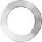 Lśniący, metaliczny dysk z otworem pośrodku, przypominający płaski pierścień, zawisa na białym tle.