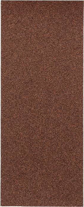 Czerwony dywan prostokątny o delikatnej, równomiernej strukturze.