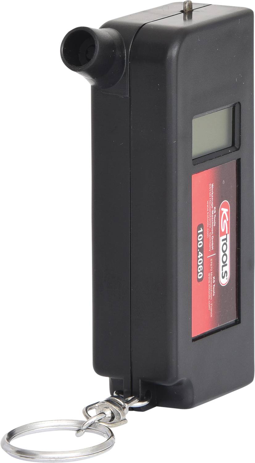 Cyfrowy miernik głębokości bieżnika w czarnej obudowie z kółkiem do zawieszenia kluczy. Wyświetla wynik pomiaru na małym wyświetlaczu.