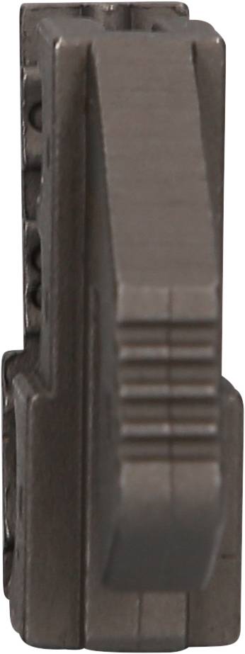 Pojedynczy, bliżej nieokreślony element metalowy widziany z boku, o gładkiej powierzchni i kilku rowkach przy górnej krawędzi.