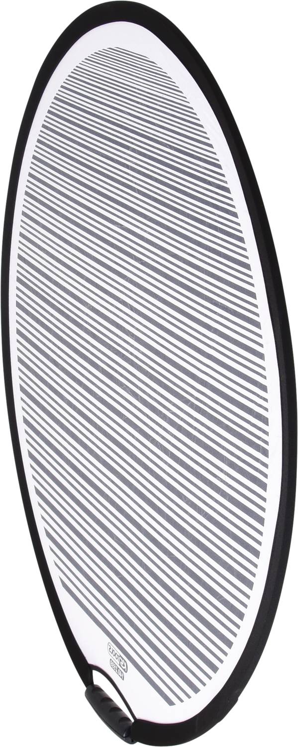 Owalna deskorolka z czarno-białym wzorem pasków na wierzchniej części, stojąca pionowo i prezentująca nowoczesny design.