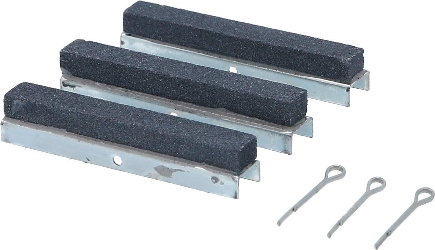 'Trzy czarne kamienie szlifierskie na bazie metalu z trzema trzpieniami mocującymi. Używane do konserwacji hamulców lub podobnych zastosowań.'