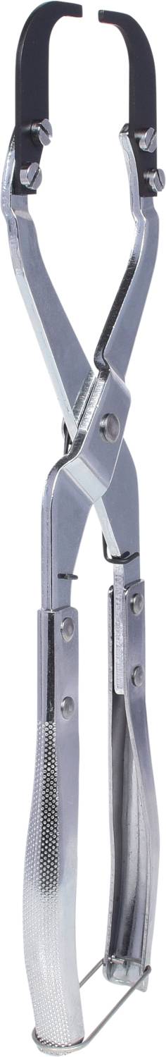 Srebrne szczypce z czarnymi, zakrzywionymi końcówkami. Nadają się do otwierania i zamykania zapinek pierścionkowych lub zacisków.