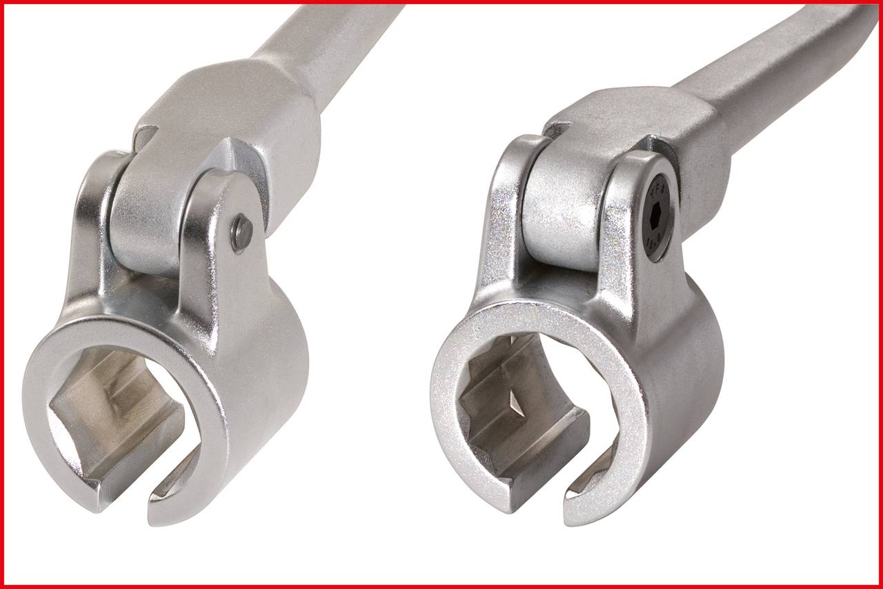 Dwa srebrne złącza grzechotki w zbliżeniu, prezentujące solidną konstrukcję umożliwiającą elastyczne dokręcanie śrub w trudno dostępnych miejscach.