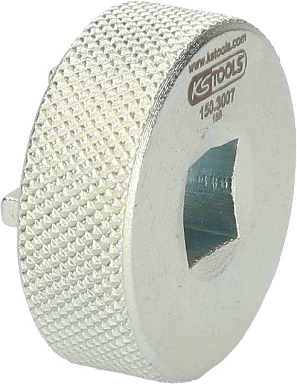 Metalowy klucz do świec zapłonowych z żebrowanym uchwytem i sześciokątnym otworem do mocowania na świecy zapłonowej.