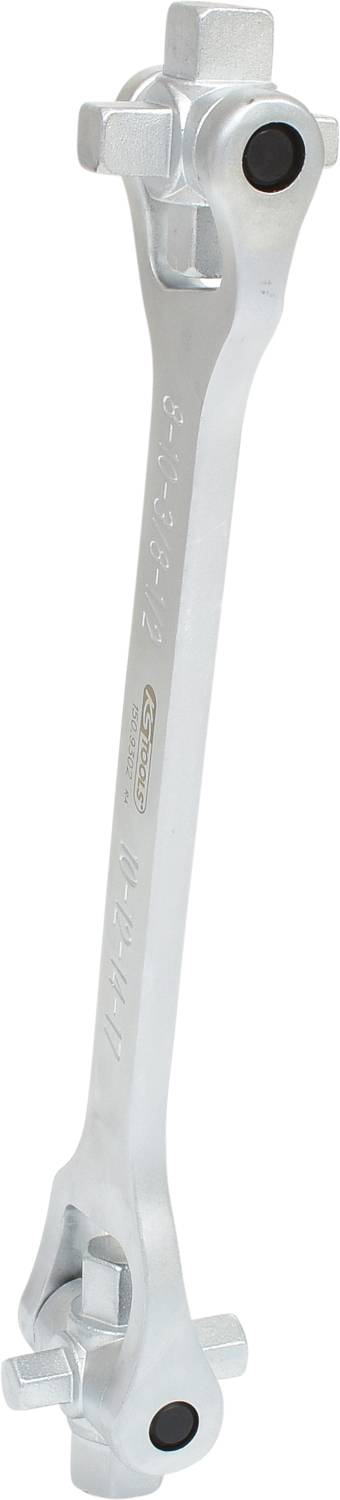 Klucz metalowy, srebrny, z dwoma różnymi rozmiarami końcówek kwadratowych, służący do odkręcania lub mocowania nakrętek.