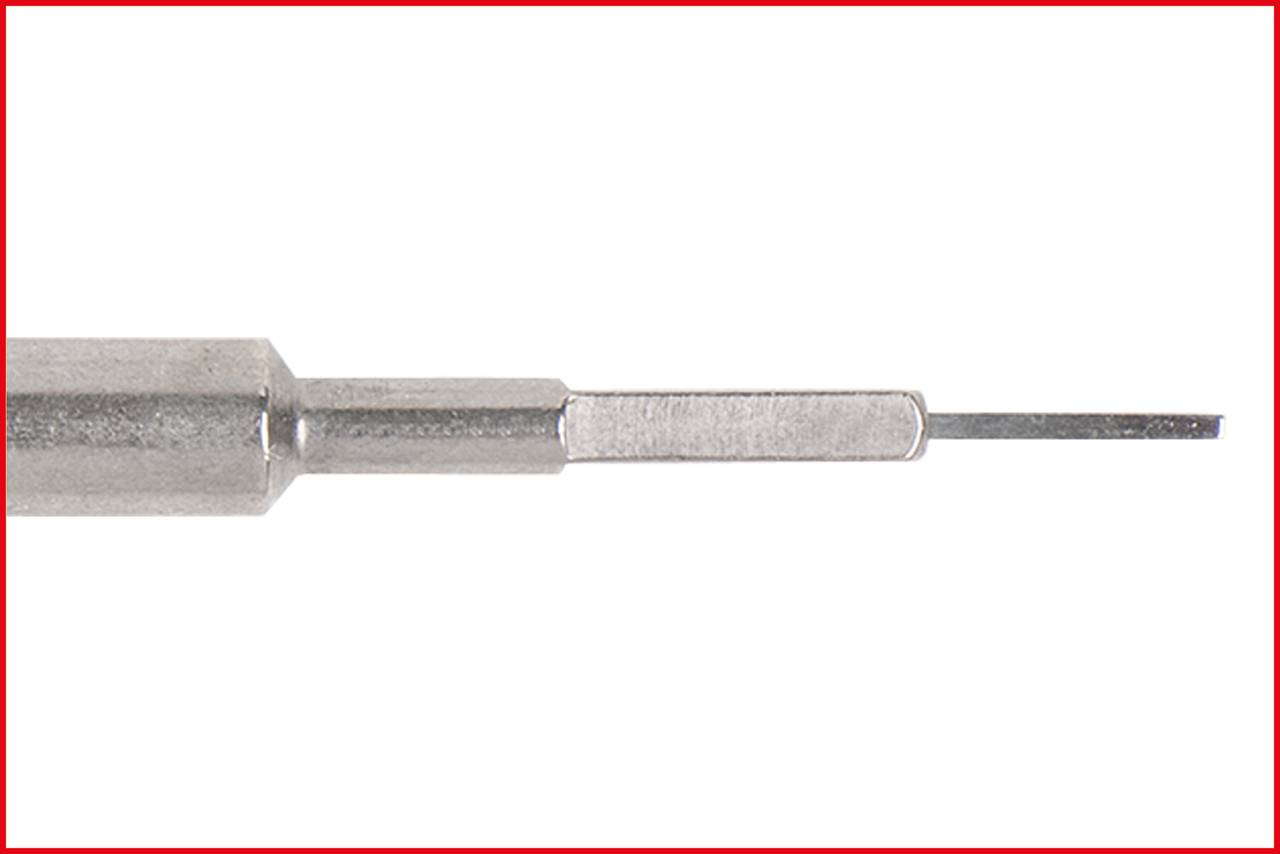 Metalowy precyzyjny śrubokręt płaski, z cienką końcówką, odpowiedni do precyzyjnych, szczegółowych prac.