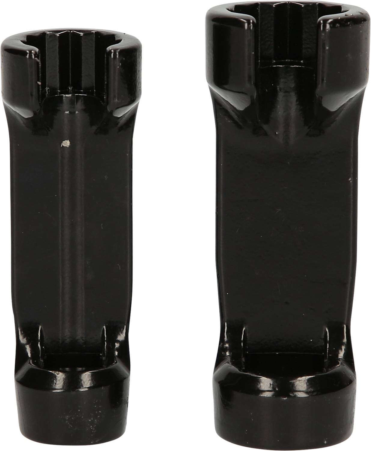 Dwa czarne klucze udarowe o różnych rozmiarach ułożone obok siebie. Oba narzędzia mają ząbkowane końcówki.