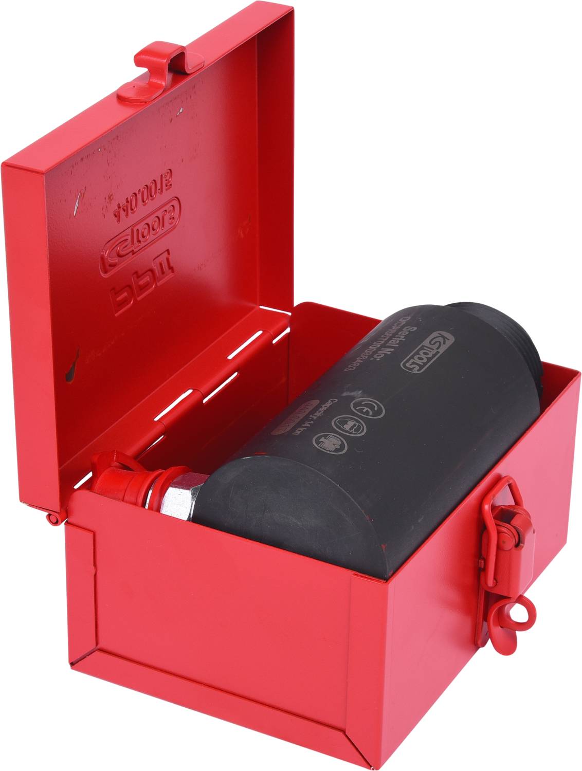 Czerwone metalowe pudełko z otwartą pokrywką, w środku czarne urządzenie z nadrukowanymi symbolami.