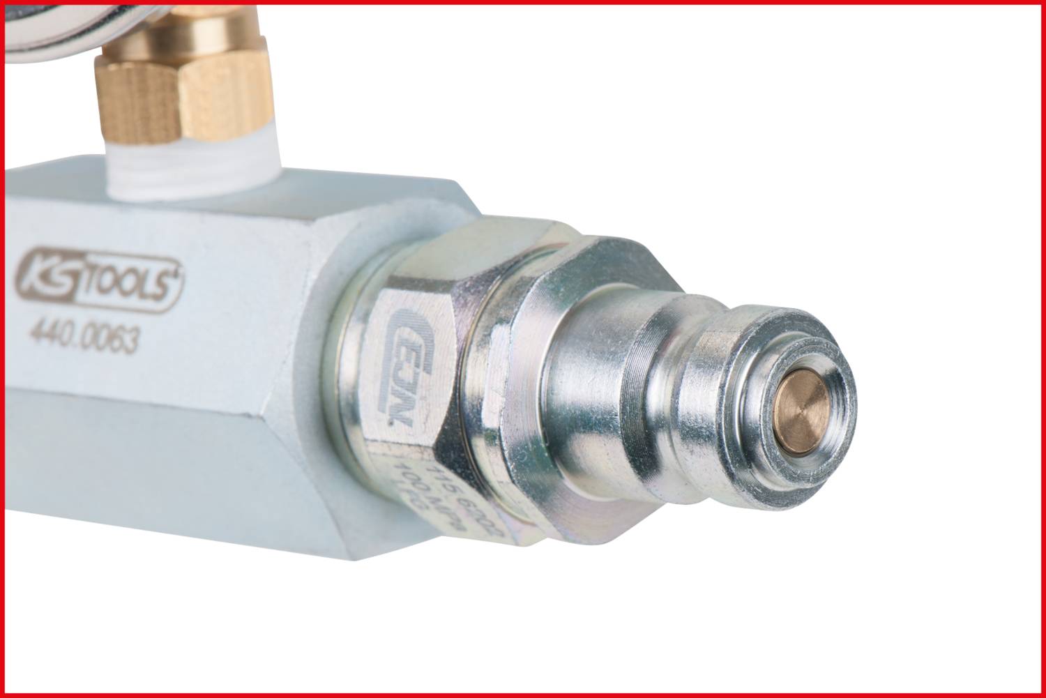 Srebrny metalowy szybkozłącz pneumatyczny firmy KS Tools, z wygrawerowanym numerem 440.0063, na białym tle.