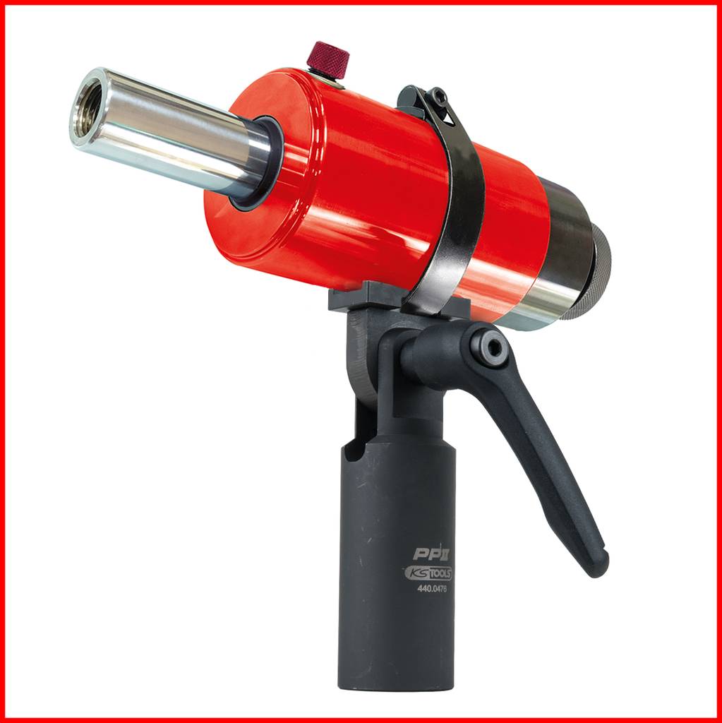 Czerwone pneumatyczne narzędzie do nitowania z czarnymi uchwytami i dźwignią, przeznaczone do łączenia materiałów. Kluczowy element w kategorii narzędzi.