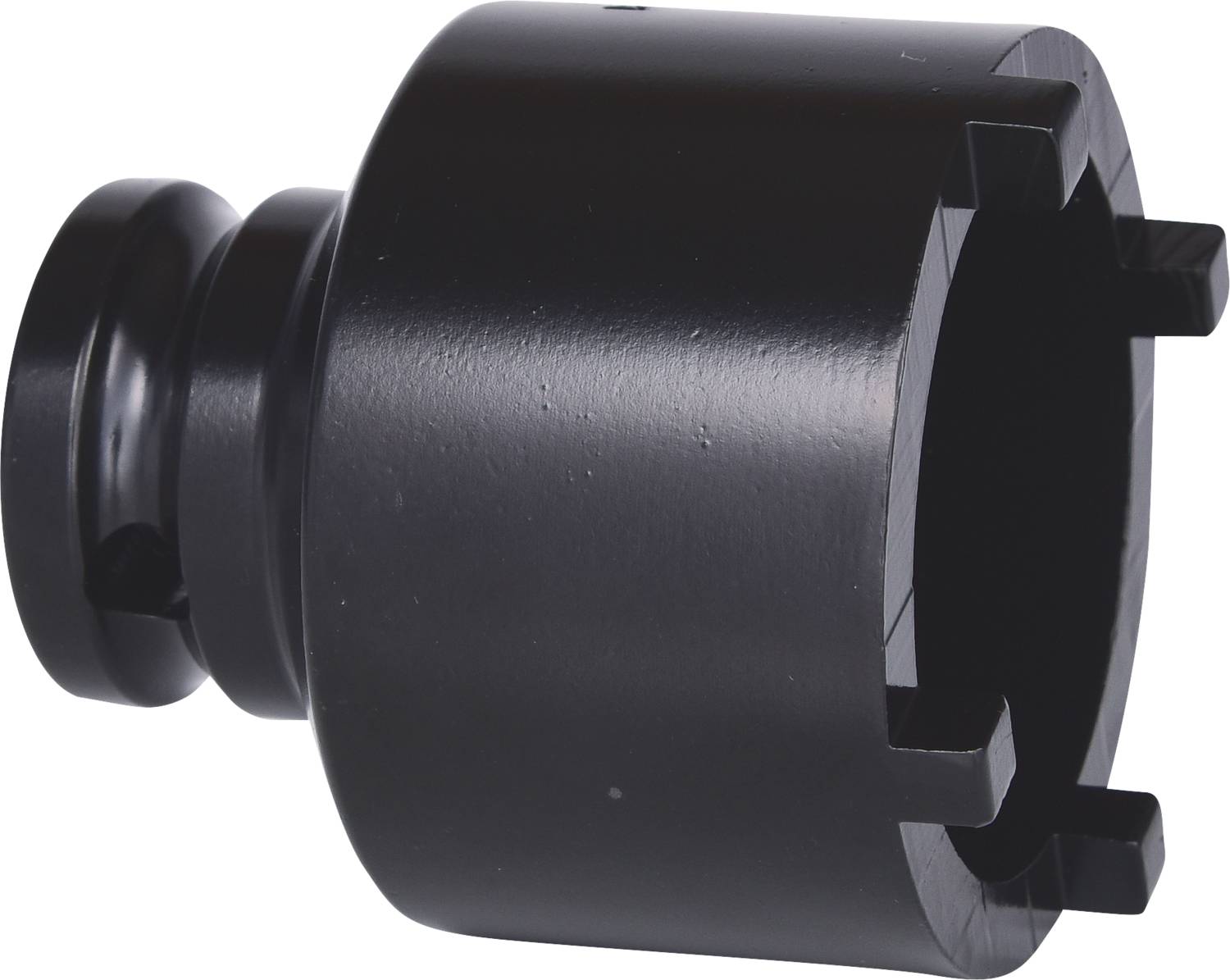 Czarny, cylindryczny metalowy element z czterema wystającymi pinami na jednym końcu, prawdopodobnie adapter lub część złączna.