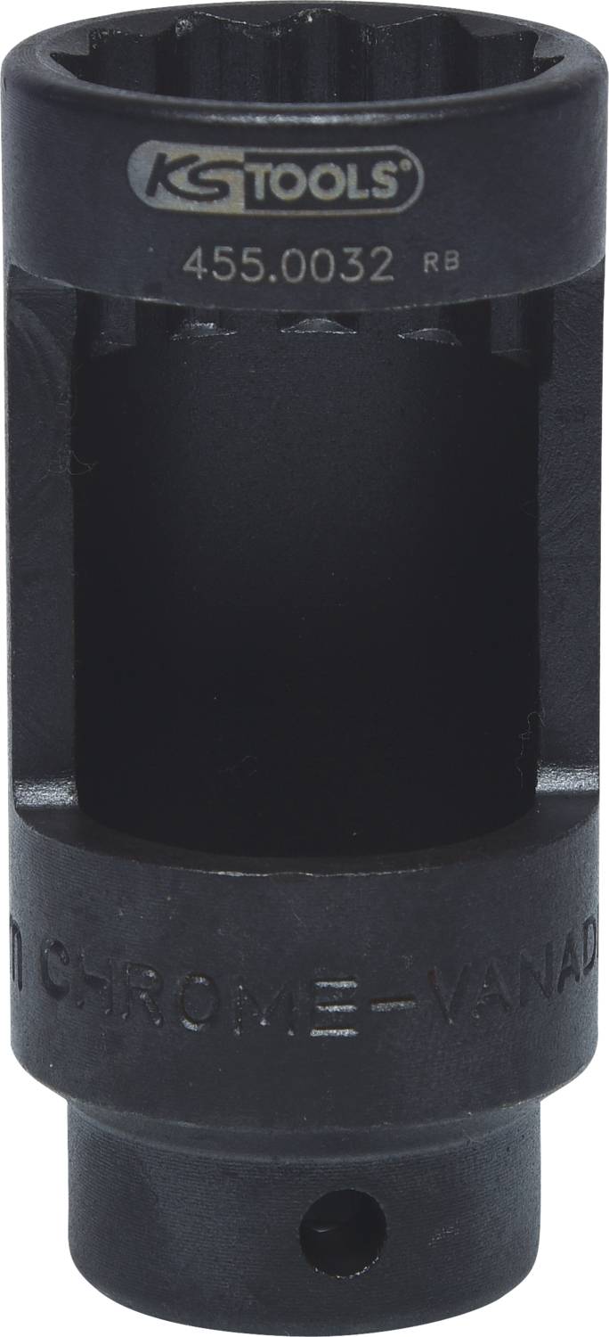 Czarna nasadka z napisem 'KS TOOLS 455.0032'. Wykonana ze stali chromowo-wanadowej, przeznaczona do profesjonalnego użytku.