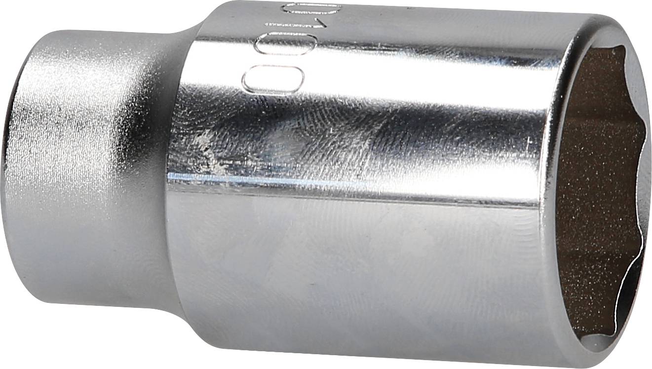 Nakrętka metalowa z sześciokątnym gniazdem wewnętrznym, jednostronnie otwarta, wykonana z połyskującej stali. Odpowiednia do klucza nasadowego.