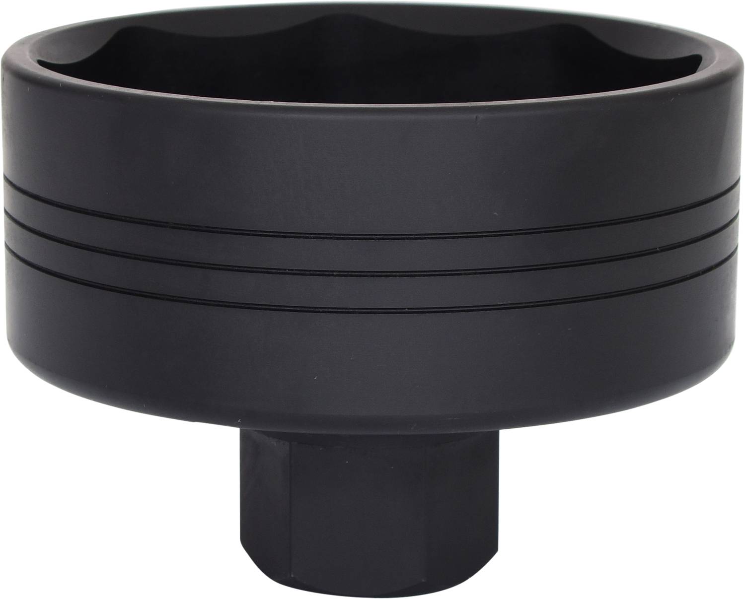 Czarny metalowy klucz do filtrów oleju z rowkowaną powierzchnią boczną do odkręcania samochodowych filtrów oleju, cylindryczny z sześciokątną podstawą.