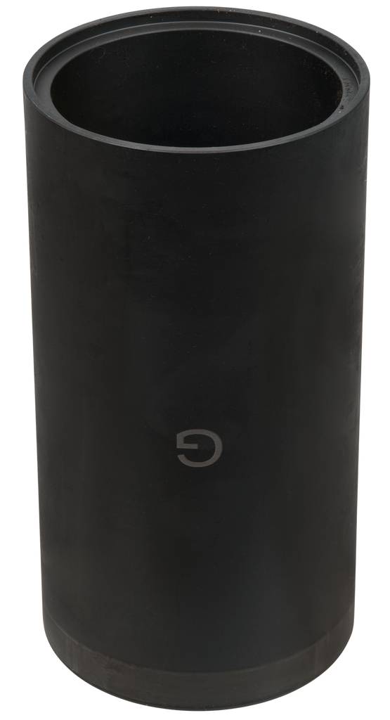 Czarny cylindryczny kubek.