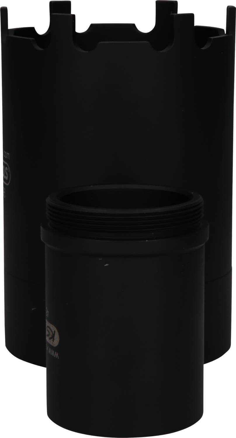 Dwa czarne cylindryczne obiektywy stoją pionowo jeden za drugim. Mają różne rozmiary i nakładki.