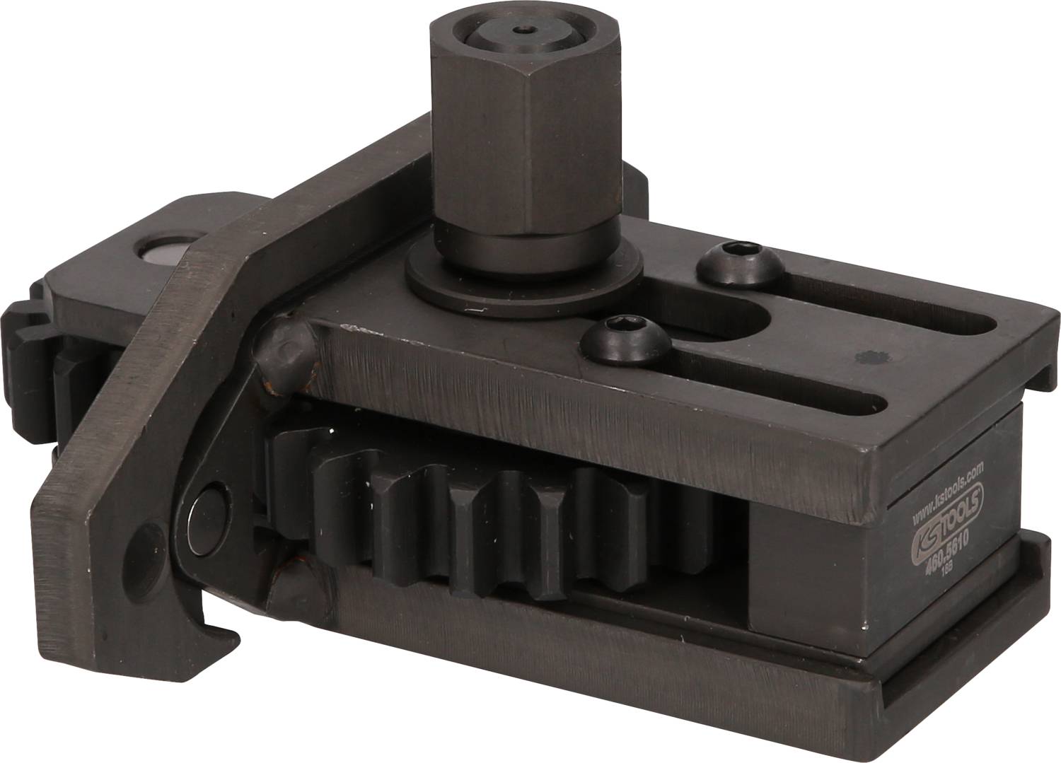 Metalowy element maszynowy z elementem przypominającym koło zębate, dźwignią i mechanizmem śrubowym, prawdopodobnie przeznaczony do zastosowań przemysłowych.