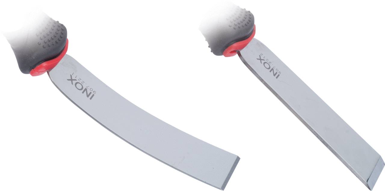 Dwa różne noże z ergonomicznymi uchwytami, jeden z prostym ostrzem, a drugi z zakrzywionym, na białym tle.