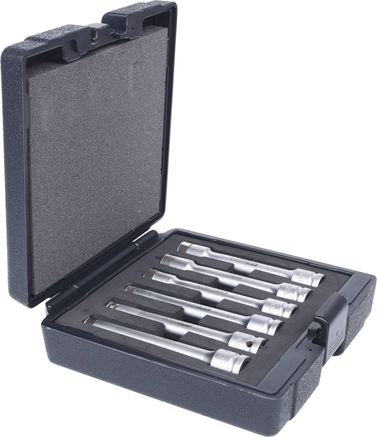 Czarny plastikowy kufer z otwartą pokrywą prezentuje zestaw sześciu metalowych wierteł w różnych rozmiarach, ułożonych w schludny sposób.