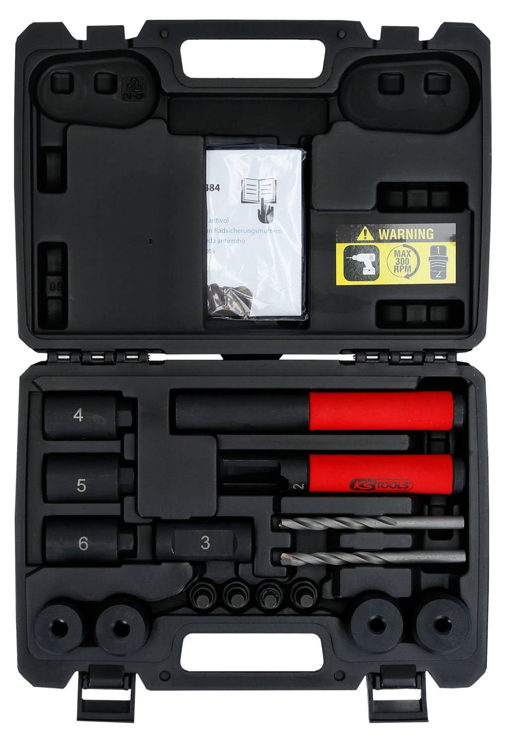 Zestaw narzędziowy z różnymi czarnymi i czerwonymi narzędziami, w tym wiertarkami i kluczami nasadowymi, z ostrzeżeniami na wewnętrznej stronie pokrywy.