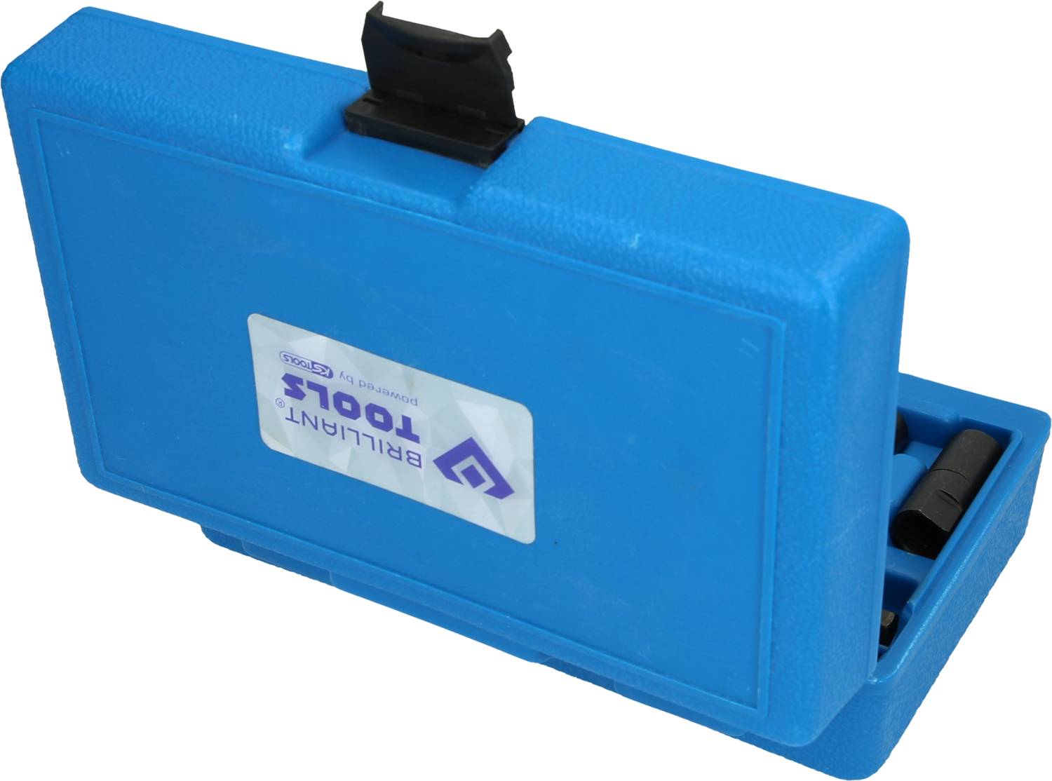 Niebieski plastikowy kufer na narzędzia z nadrukiem 'Brilliant Tools'. Kufer jest częściowo otwarty i pokazuje niektóre nasadki.