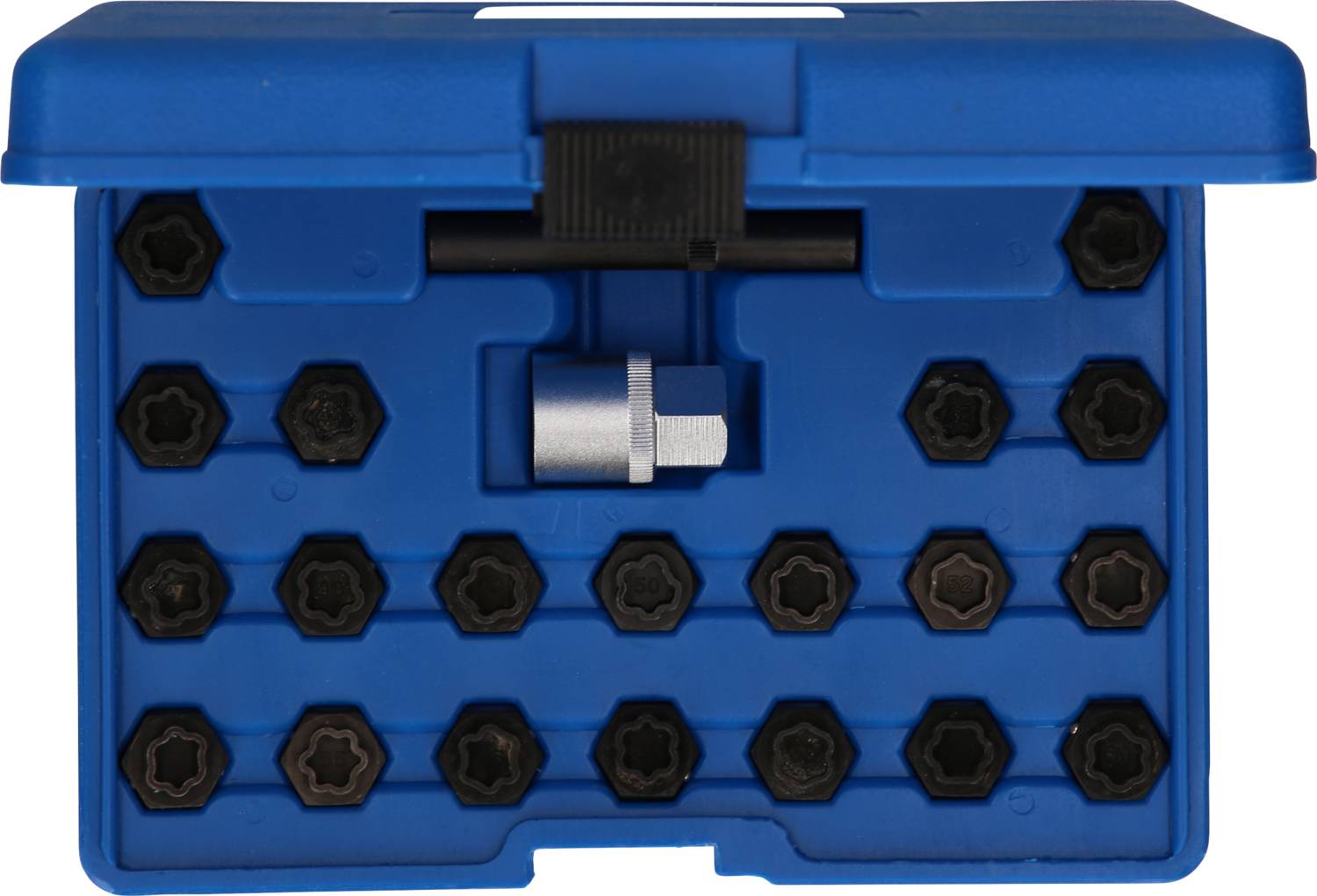 Niebieski kufer narzędziowy z 22 nasadkami i srebrnym adapterem pośrodku. Idealny do prac naprawczych.