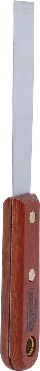 Narzędzie z drewnianą rękojeścią i długim, cienkim metalowym ostrzem. Prawdopodobnie służy do cięcia lub skrobania.