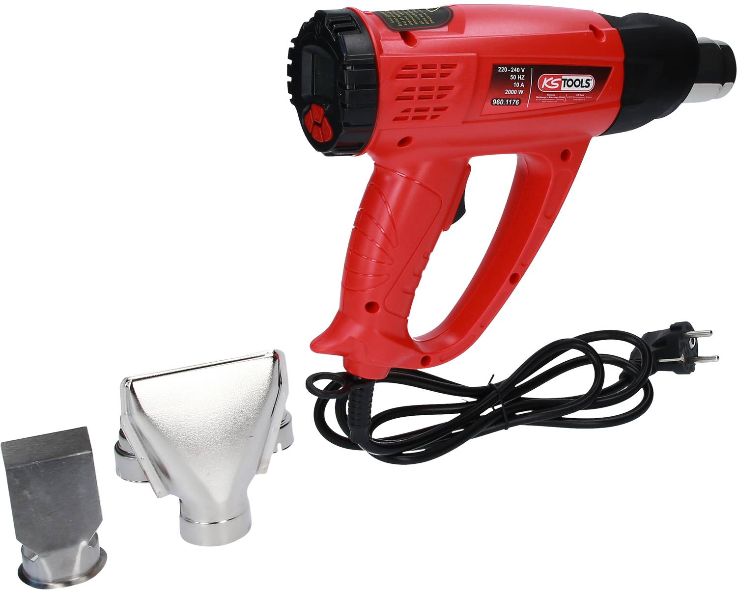 Czerwona dmuchawa gorącego powietrza z kablem zasilającym i dwiema różnymi dyszami na białym tle.