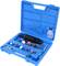 Niebieski kufer narzędziowy z pneumatyczną szlifierką i różnymi akcesoriami. Zawiera głowice szlifierskie w różnych kształtach oraz butelkę z olejem.