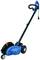 Niebieski, elektryczny trymer do krawędzi trawnika z ergonomicznym uchwytem i stabilnym kołem, ułatwiającym prowadzenie po podłożu.