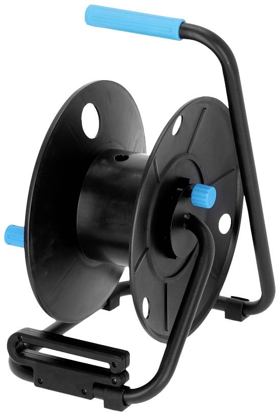 Pusta czarna skrzynka kablowa z niebieskimi korbami i solidną ramą. Odpowiednia do przechowywania i transportu kabli.