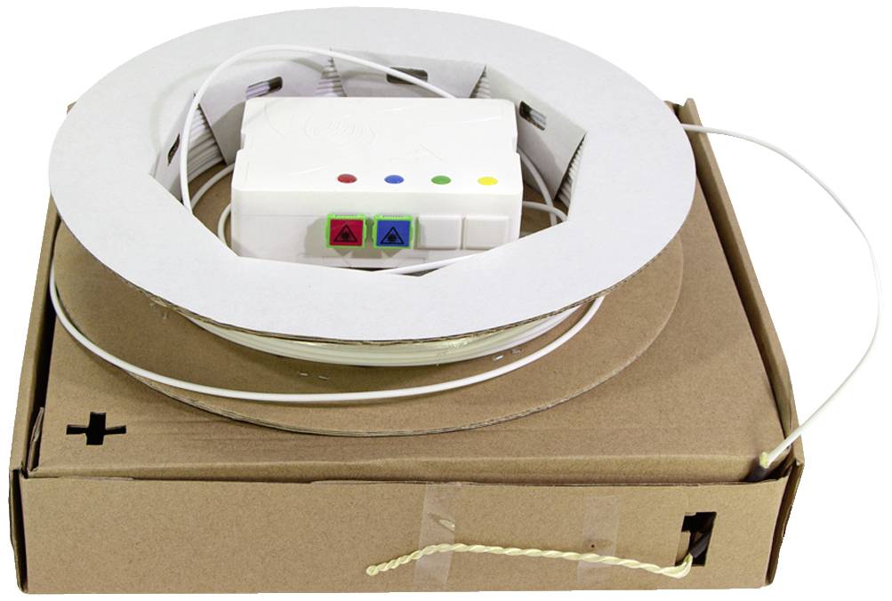 Filament do drukarki 3D, zapakowany w karton z kodowaniem kolorystycznym ułatwiającym podłączenie włókien filamentu.