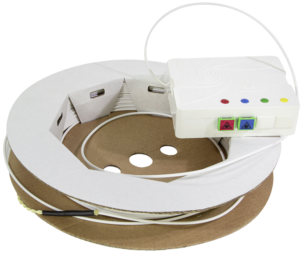 Rolka kablowa z jednostką sterującą posiadającą kolorowe przyciski. Prawdopodobnie jest używana do instalacji technicznych.