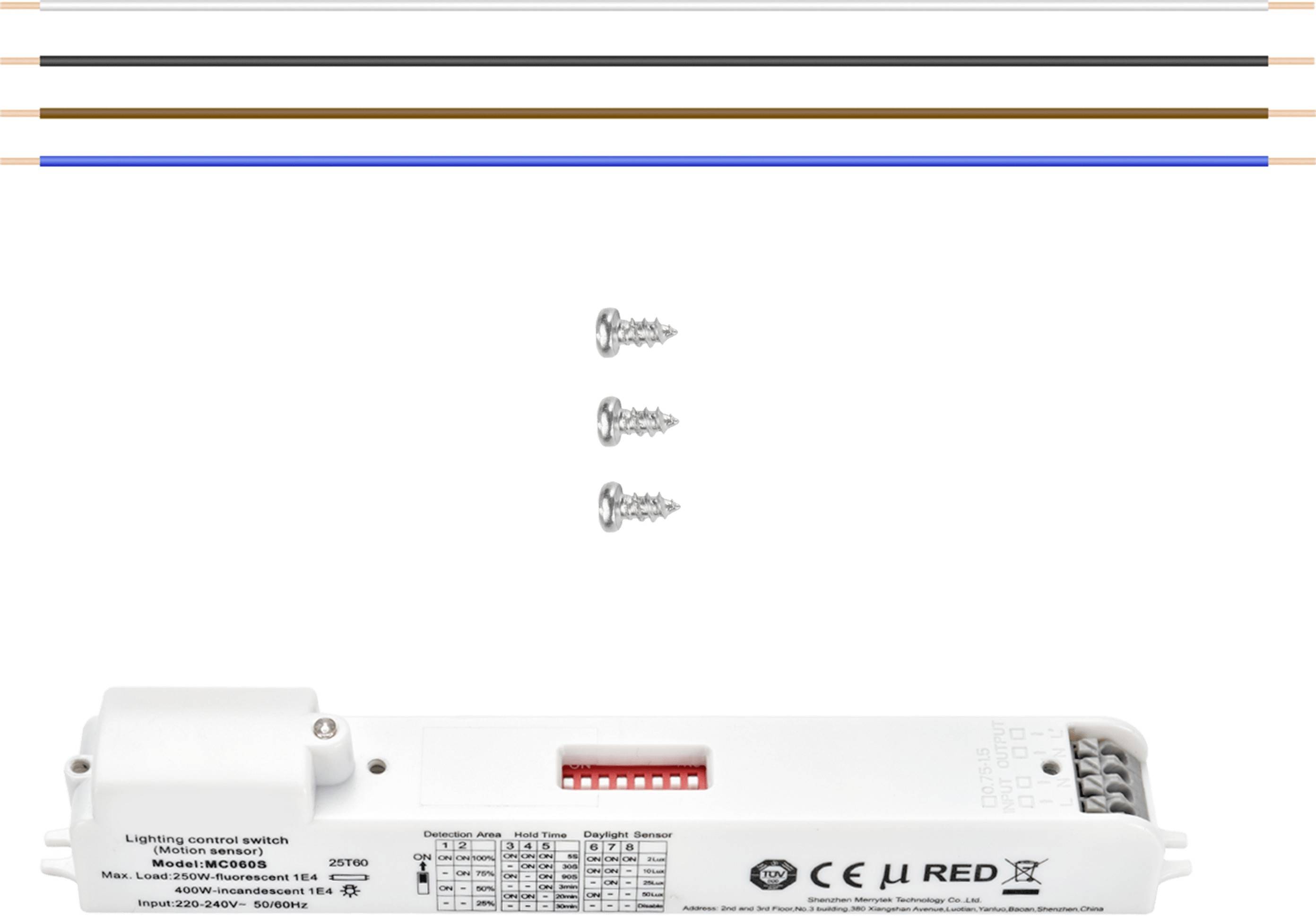 'Urządzenie sterujące oświetleniem z kablami i śrubami. Na górze biegną trzy wielokolorowe przewody. Trzy śruby pośrodku. Na dole białe urządzenie z oznaczeniami typu.'