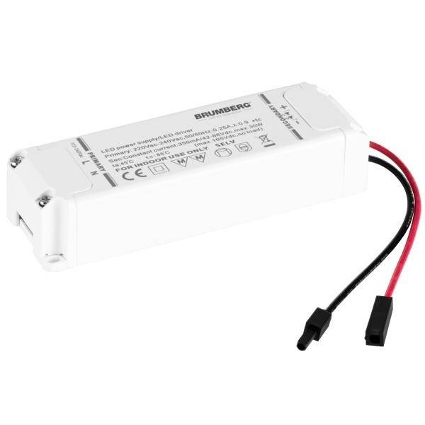 Prostokątny, biały zasilacz LED z przewodami przyłączeniowymi. Obudowa jest oznaczona specyfikacjami technicznymi i znakami bezpieczeństwa.