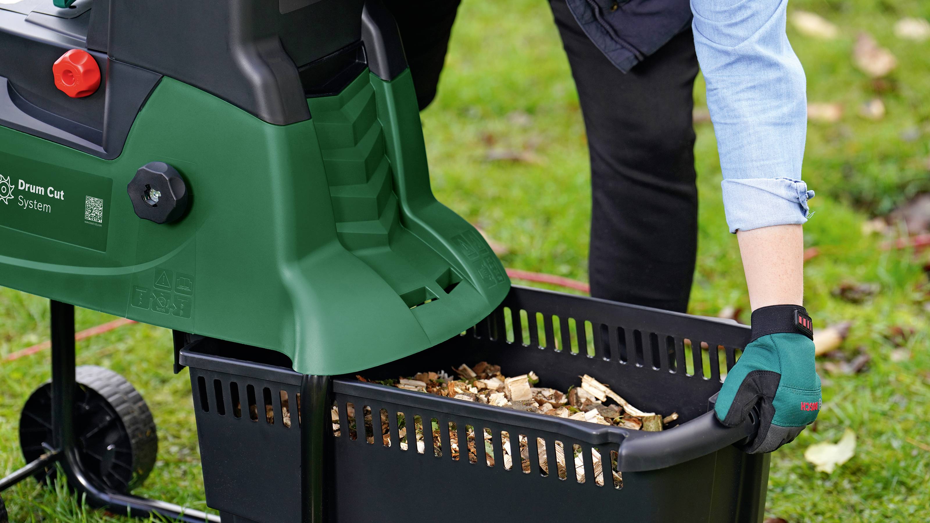 Подрібнювач гілок Bosch Home and Garden 0600803003 1 шт.