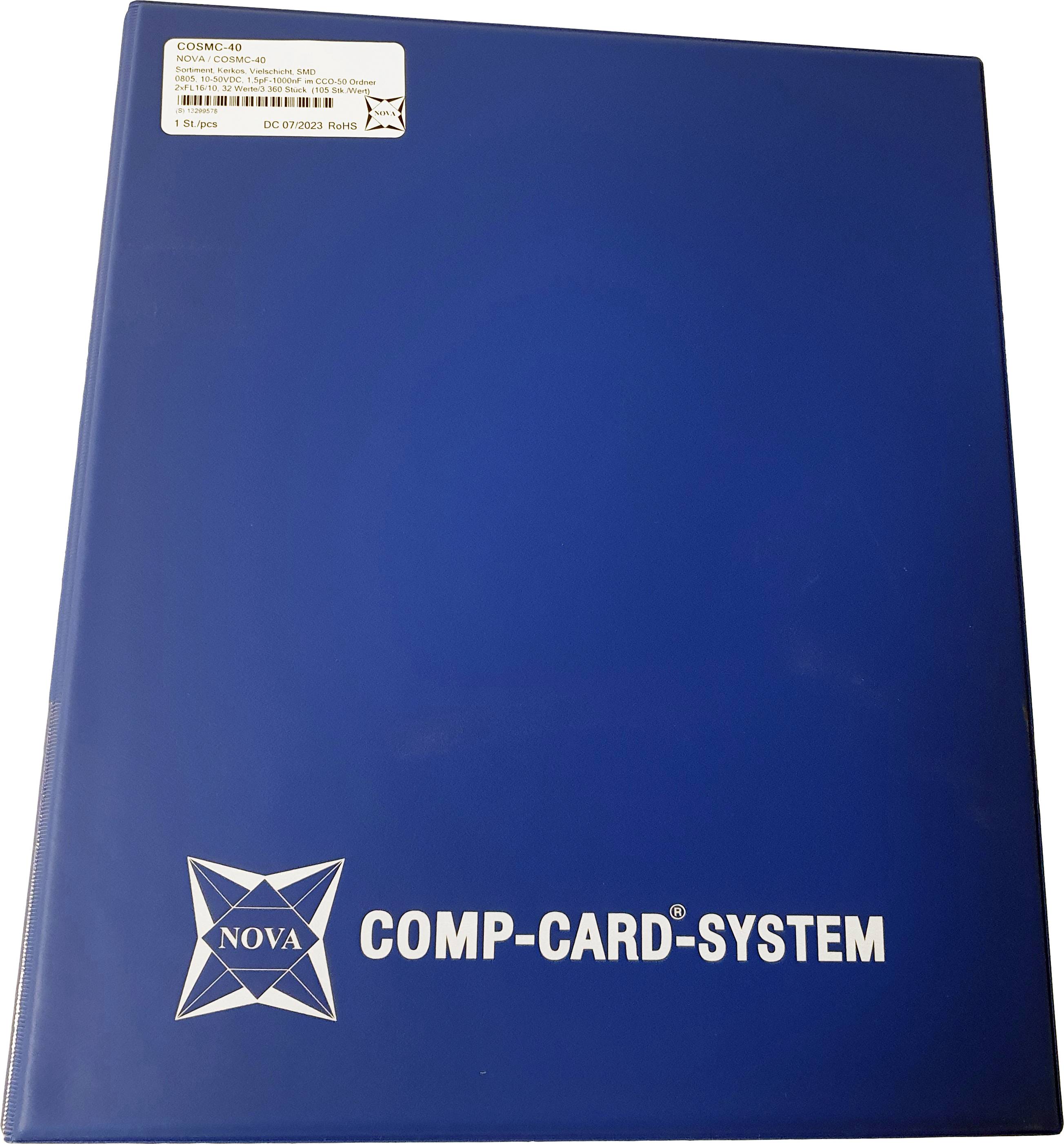 Niebieski folder z napisem 'NOVA COMP-CARD-SYSTEM' i małą białą etykietą w lewym górnym rogu.