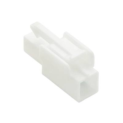 Biały plastikowy wtyk o prostokątnym kształcie z bocznymi zaczepami prowadzącymi, typowy dla połączeń elektrycznych i okablowania.