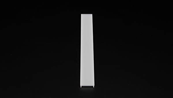 Biały, prostokątny pas umieszczony centralnie na czarnym tle. Jego cel pozostaje niejasny.