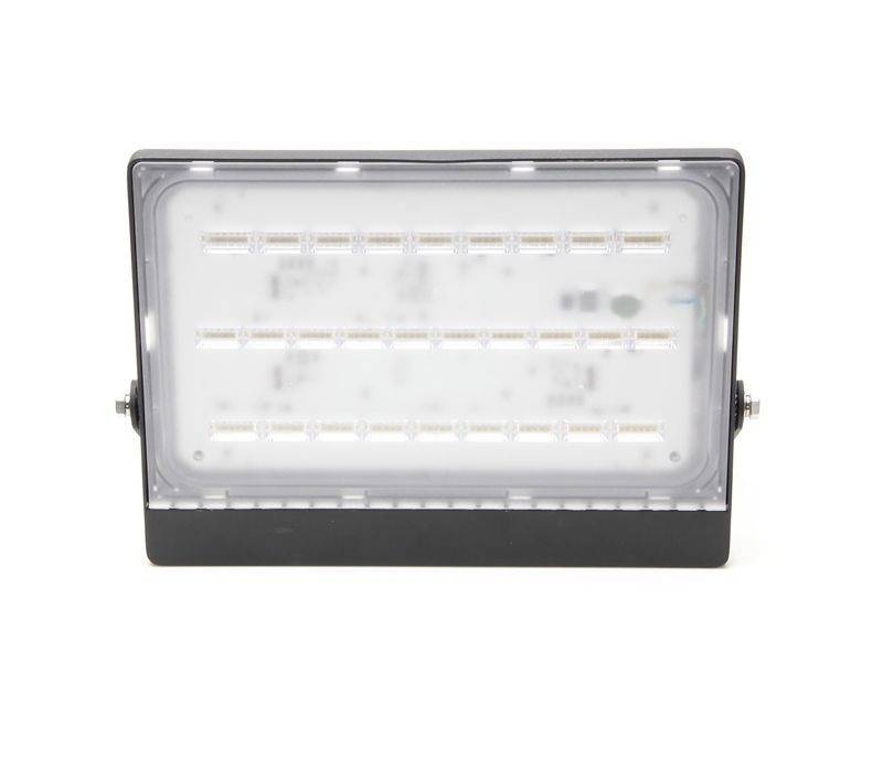 Naświetlacz LED o prostokątnym kształcie z czarną ramą i szklaną osłoną, zawierający kilka lamp LED ułożonych w rzędach.