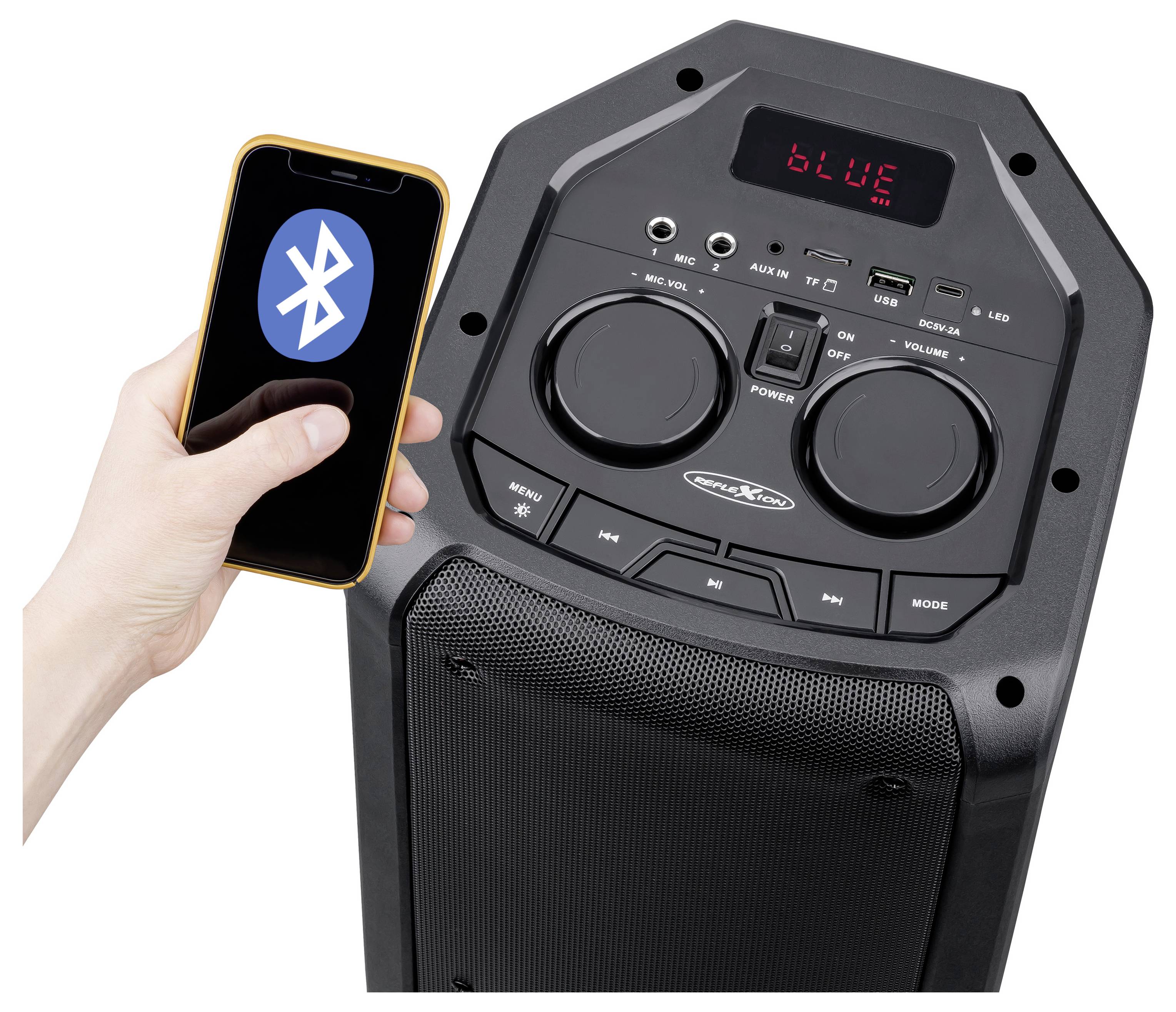 Ręka trzymająca smartfon z symbolem Bluetooth obok przenośnego głośnika wyświetlającego „BLUE" na jego ekranie LED.