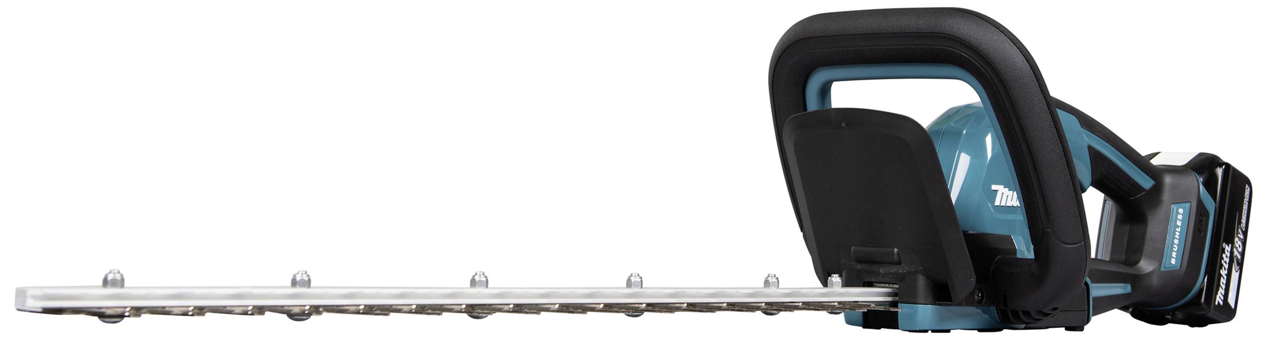 Akumulatorowe nożyce do żywopłotu z długim, srebrnym ostrzem tnącym i ergonomicznym uchwytem, idealne do prac ogrodowych.