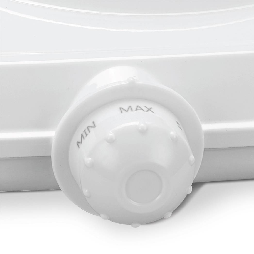 Zbliżenie białego pokrętła regulacyjnego z oznaczeniami 'MIN' i 'MAX', zamocowanego na urządzeniu gospodarstwa domowego do regulacji temperatury lub mocy.