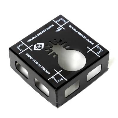 Czarna szablon z napisem Double Socket Guide, gruszkowaty wycięcie pośrodku oraz zęby na spodniej stronie.