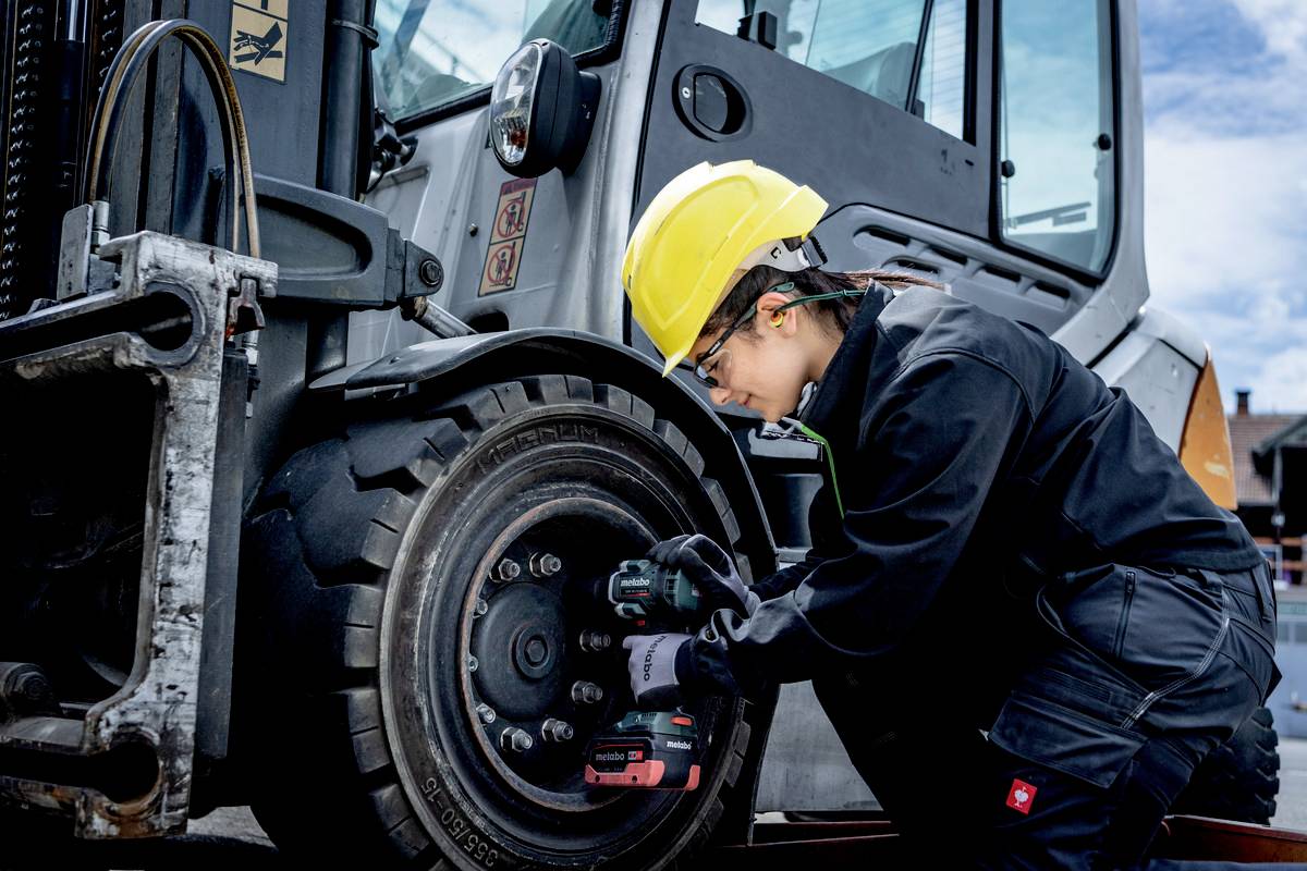 Metabo SSW 18 LTX 800 BL 602403660 Акумуляторний ударний гайковерт 800 Нм 18 В Кількість акумуляторів у комплекті 2 5,5 Ah LiHD вк