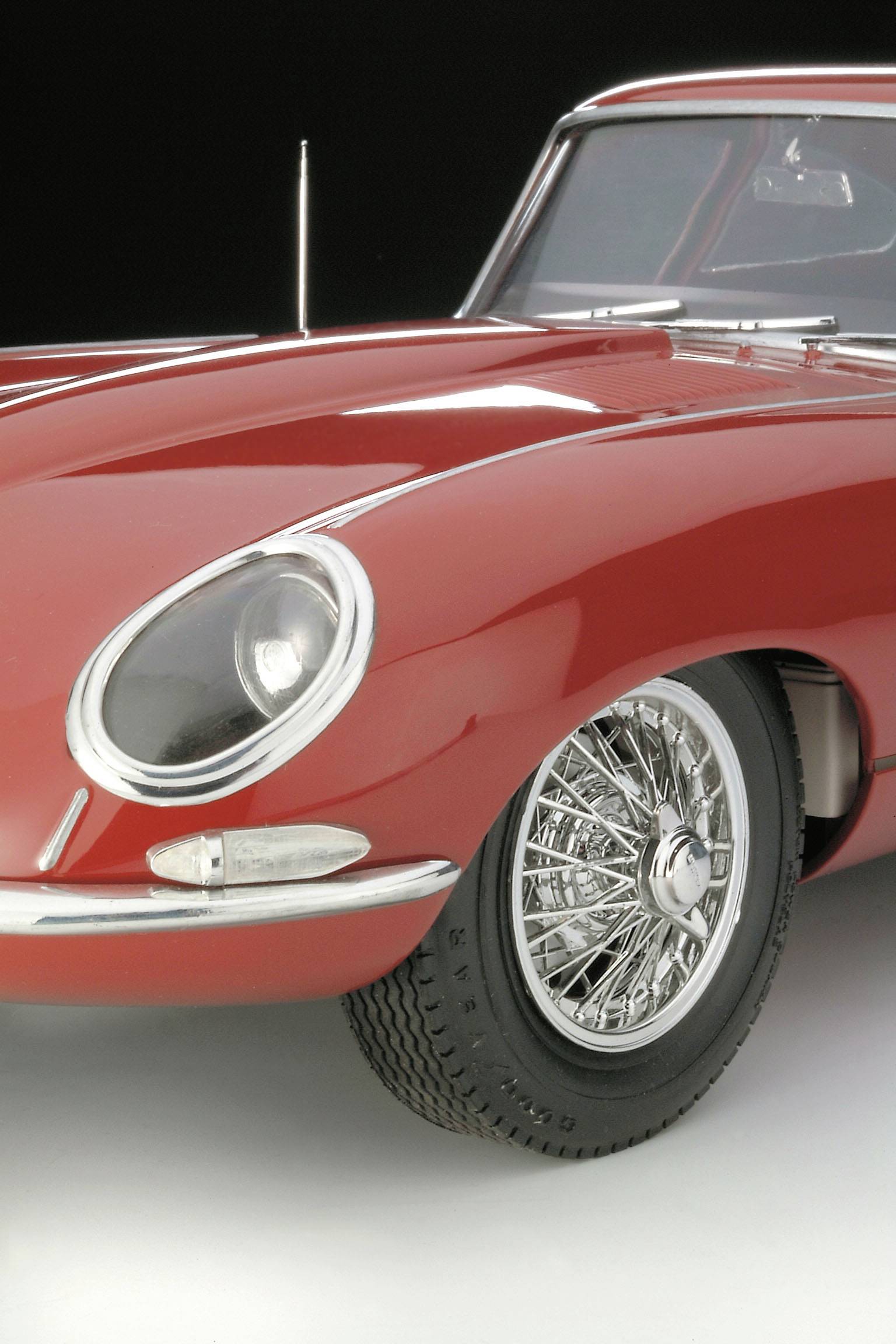 Набори автомобілів Revell Jaguar E-Type 07717 у масштабі 1:8